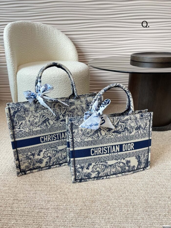 Dior book tote bag size: 42* 32cm/36* 27cm