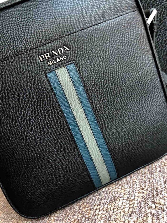 Prada New style crossbody bag size: 24*26.5*6cm