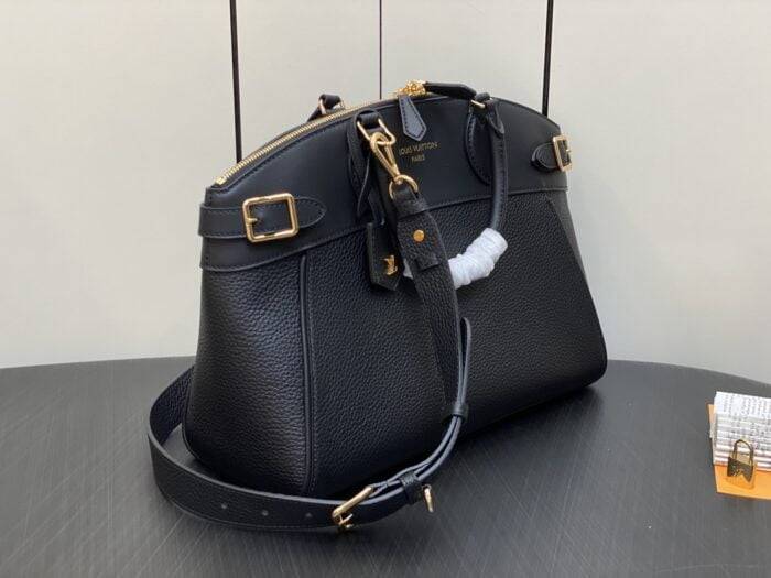 Louis Vuitton / LV zys lock it mm real leather m22914 size: 36*29*15cm