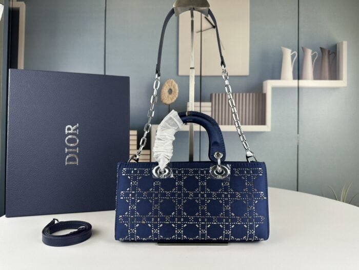 Dior satin diamond-encrusted Princess Diana bag blue 2320 size: 26*13*6cm
