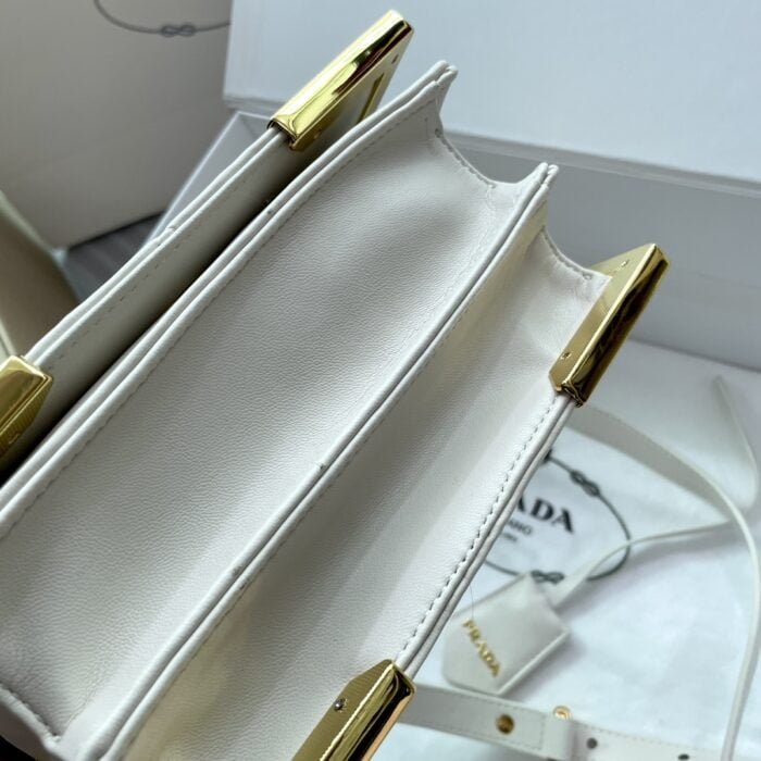 Prada Belgian calfskin shoulder bag white 1BD048 size: 20*14*8CM