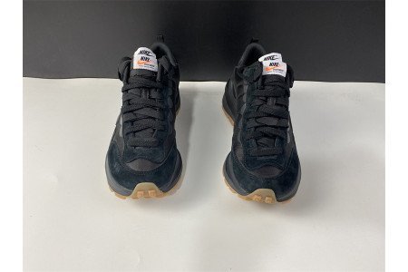 Nike Vaporwaffle Sacai Black Gum