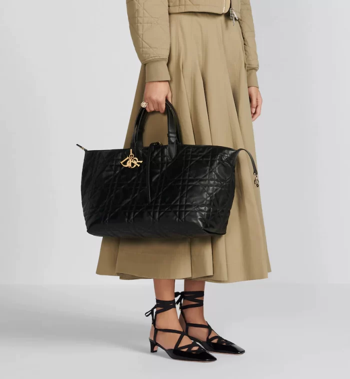 DIOR / LARGE DIOR TOUJOURS BAG Black Macrocannage Calfskin M2820OSHJ_M900