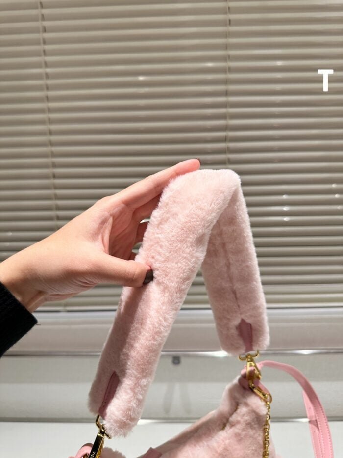 Prada Fluffy hobo Three-piece set handbag size:21cm