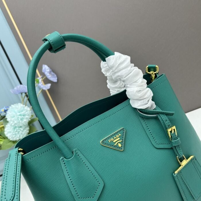 Prada Cross cut cowhide shoulder bag green 2756# size: 34*26*16cm