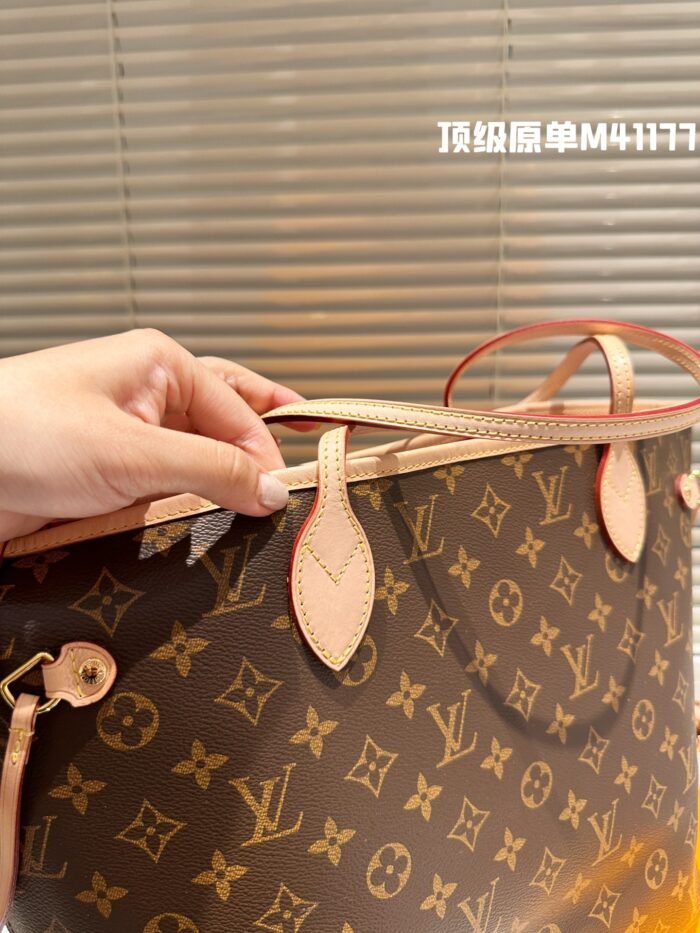 LV neverfull presbyteria tote bag size: 32 cm