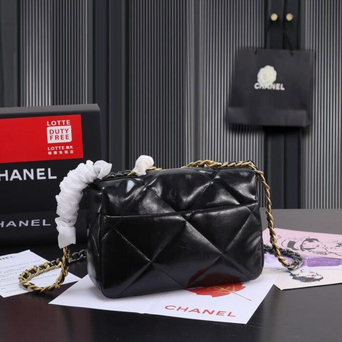 Chanel black oil wax leather Chain crossbody bag Size:26cm