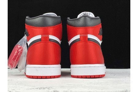 JORDAN 1 RETRO HIGH SATIN BLACK TOE (W)