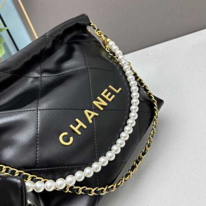 CHANEL Pearl garbage bag black size: 23*28*22*7cm