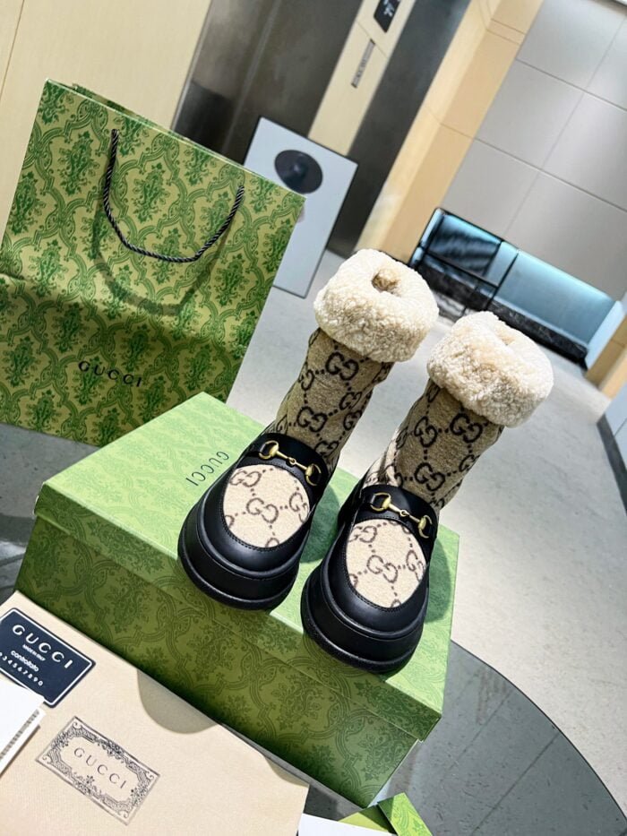 Gucci Fluffy Down cloth Thigh-high boots size: 35—41 note shoes size when you fill shipping address