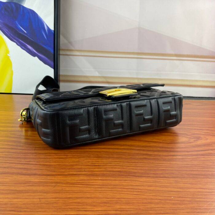FENDI BAGUETTE Embossed design Black Handbag F0191 Size: 26x5x15cm