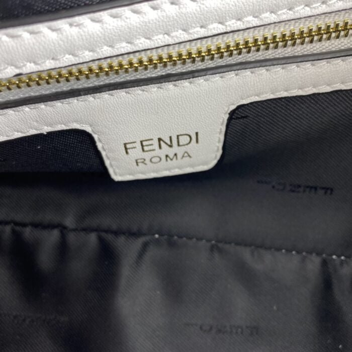 FENDI BAGUETTE Embossed design White Handbag F0191 Size: 26x5x15cm