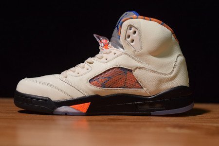AIR JORDAN 5 RETRO ‘INTERNATIONAL FLIGHT’