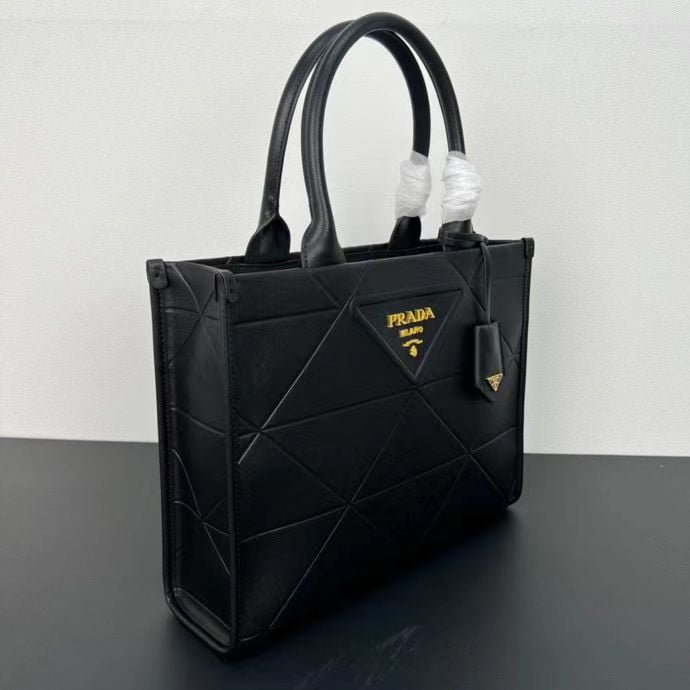 Prada tote 3d coining bag size: 35*27*10cm