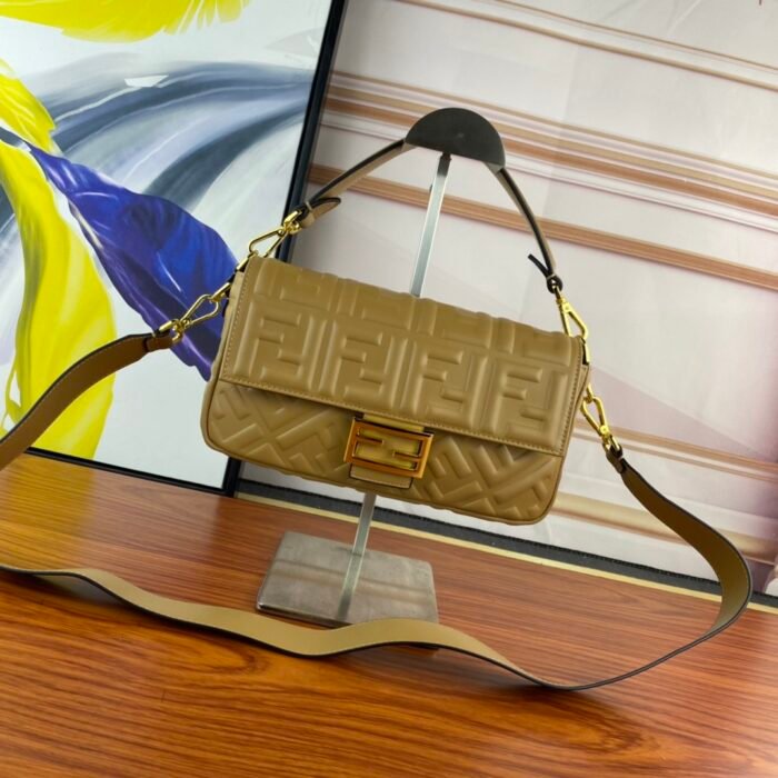 FENDI BAGUETTE Embossed design Ginger Handbag F0191 Size: 26x5x15cm