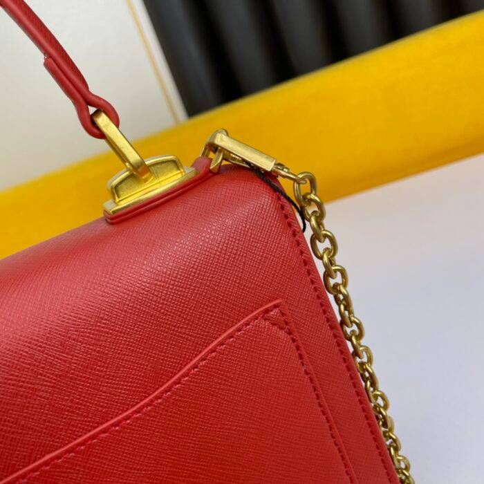 Prada organ bag red size: 20*15*5cm