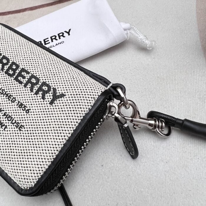 Burberry Logo-printed leather zipper money clip wallet size: 11 * 8.5cm