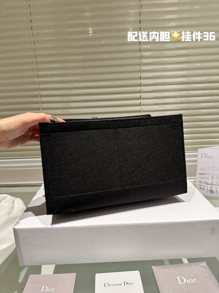Dior 3D embossment book tote bag size: 42cm /36cm