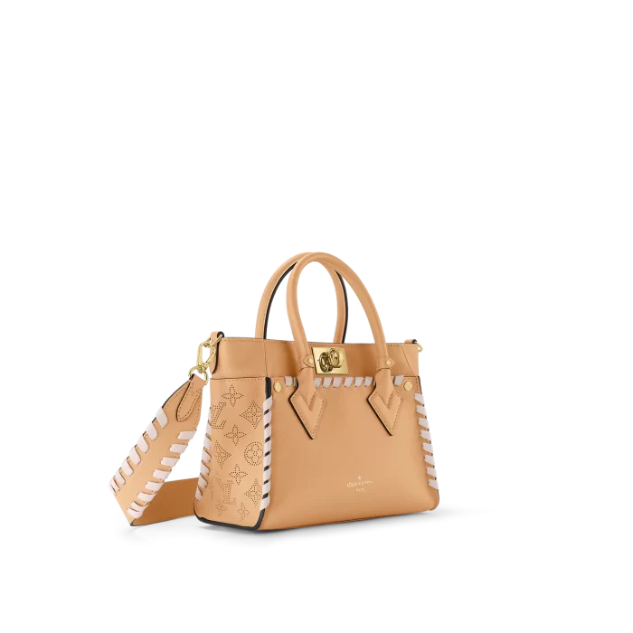 Louis Vuitton / LV On My Side PM M21585