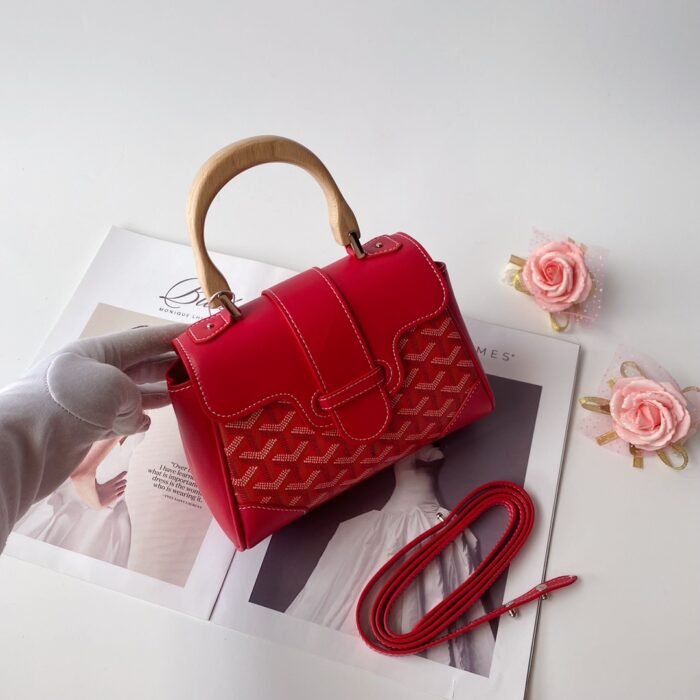 Goyard mini Saigon Red Saddle bag Size:22*8*15cm