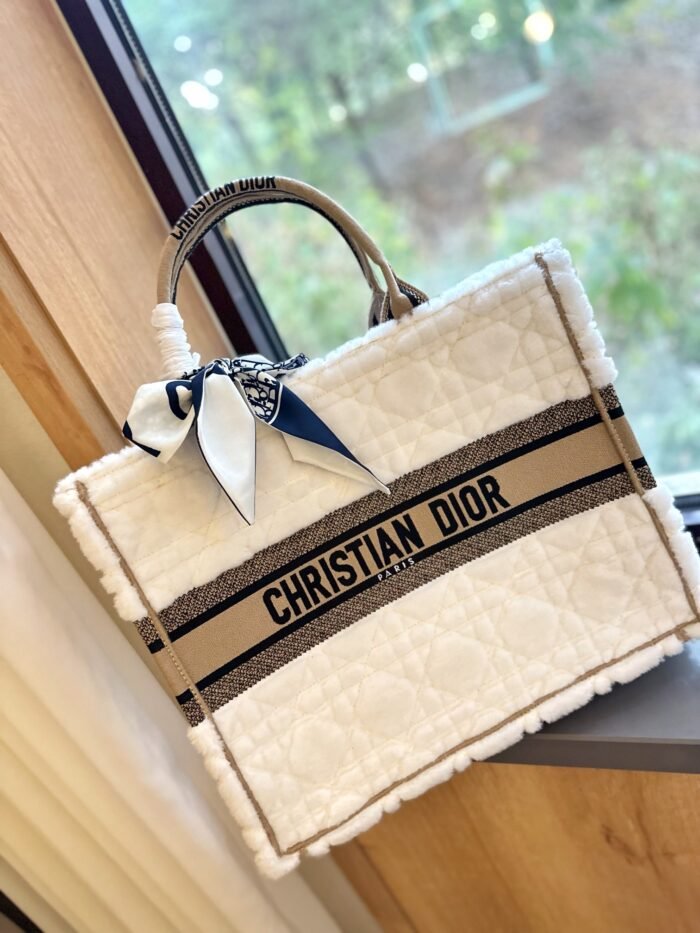 Dior embroidery tote bag size: 20cm/35cm/41cm