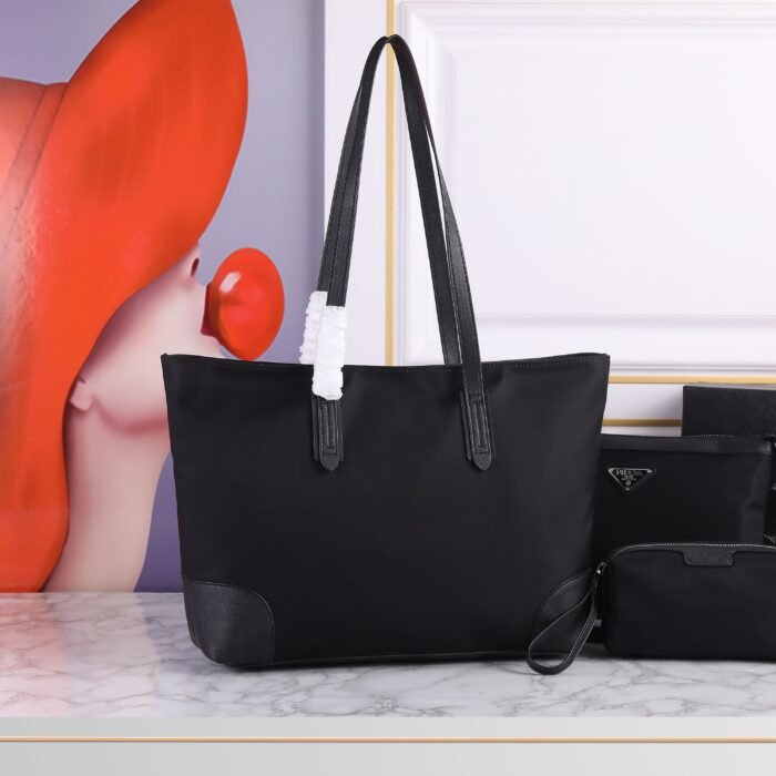 Prada 21Tote Three-piece set handbag size: 38 33cm