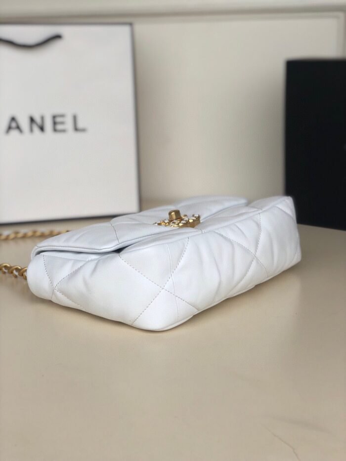 chanel Model :s1160 Shoulder bag with chain size: 26cm