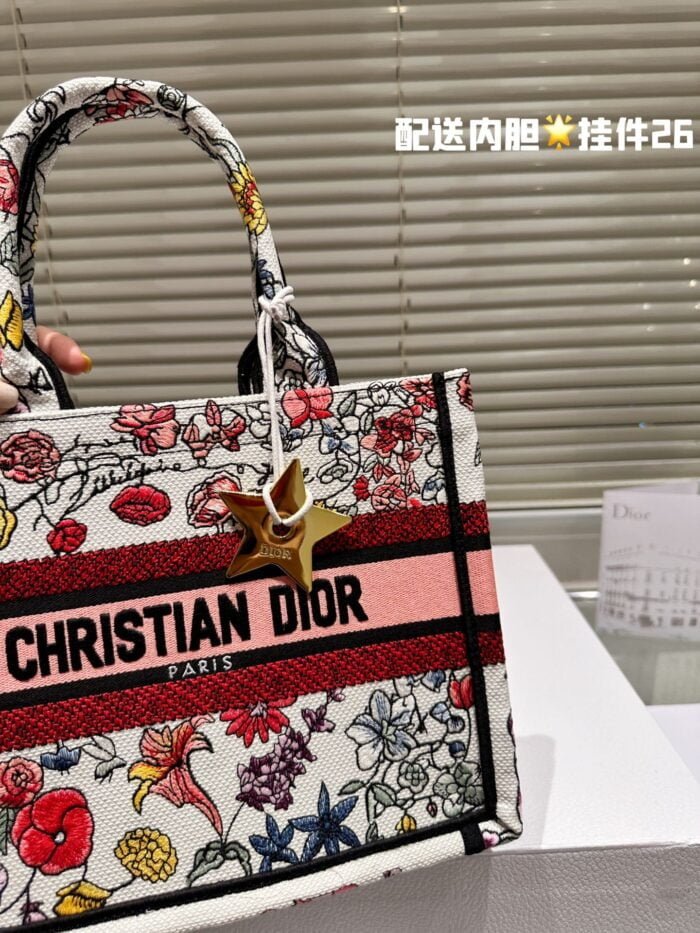 Dior Oblique Book Tote bag size: 26cm