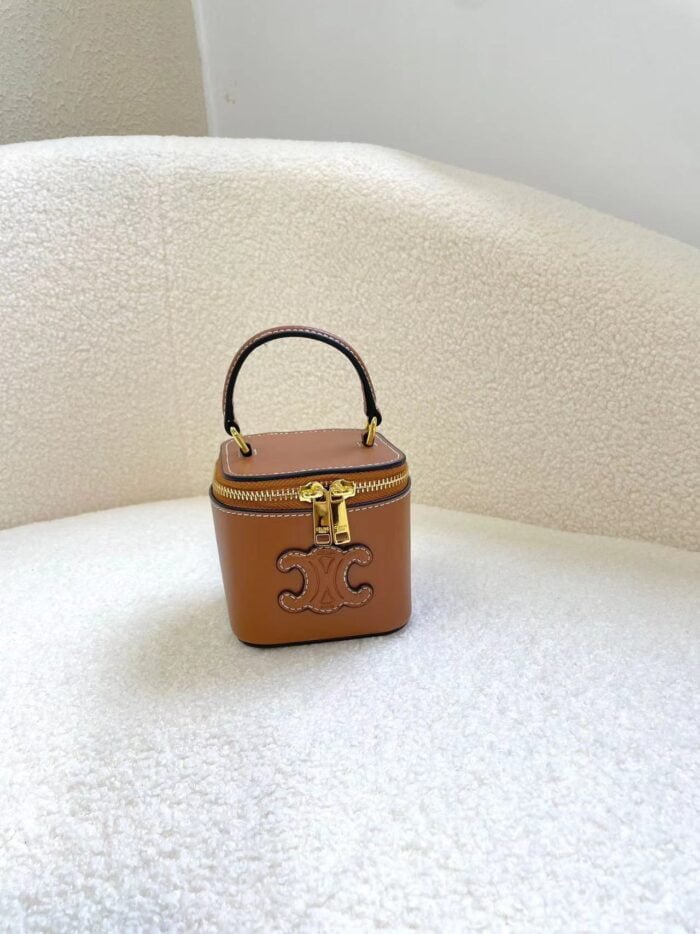 Celine celin-e23s Spring/Summer – Mini smooth leather makeup case
