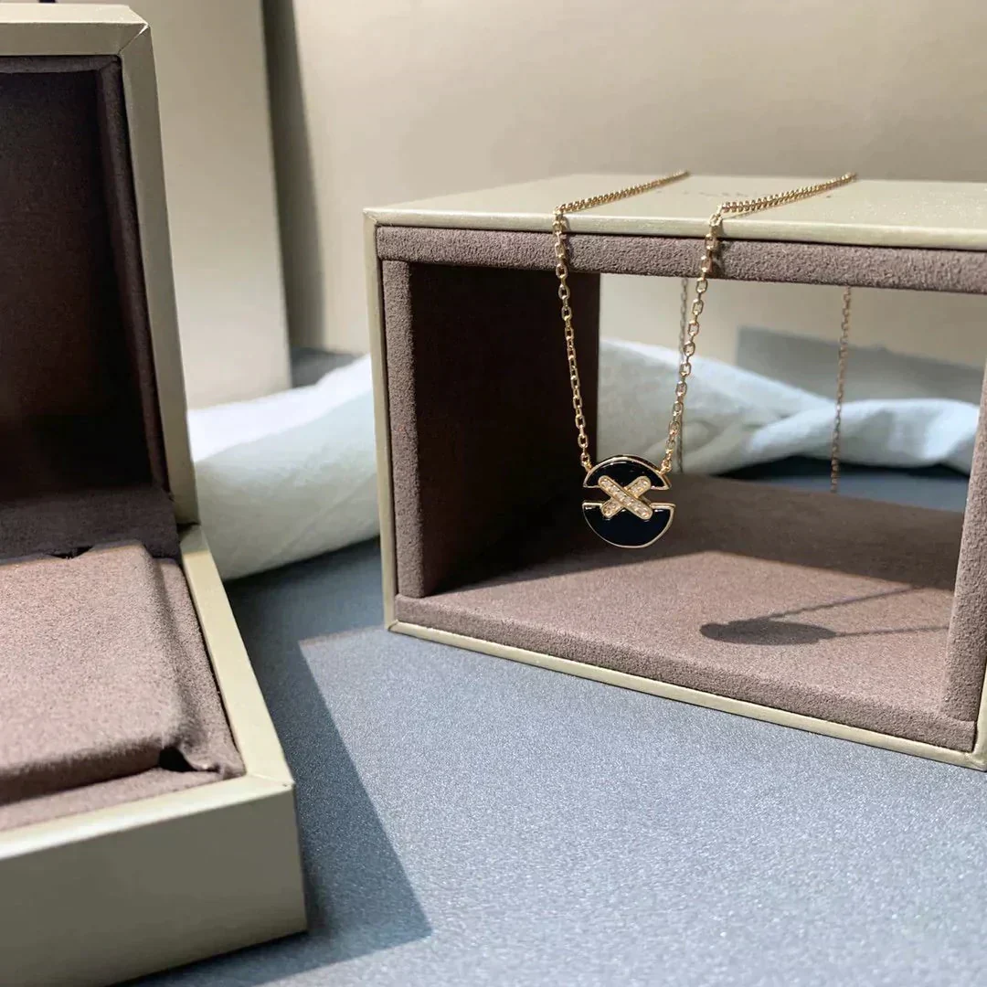 [CH]JEUX DE ROSE GOLD DIAMOND NECKLACE