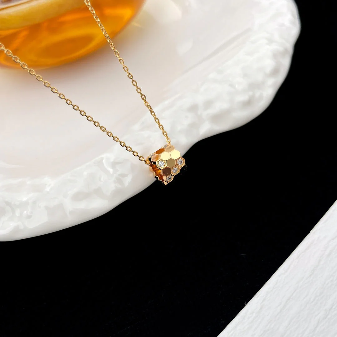[CH]BEE MINI PEDANT DIAMOND NECKLACE