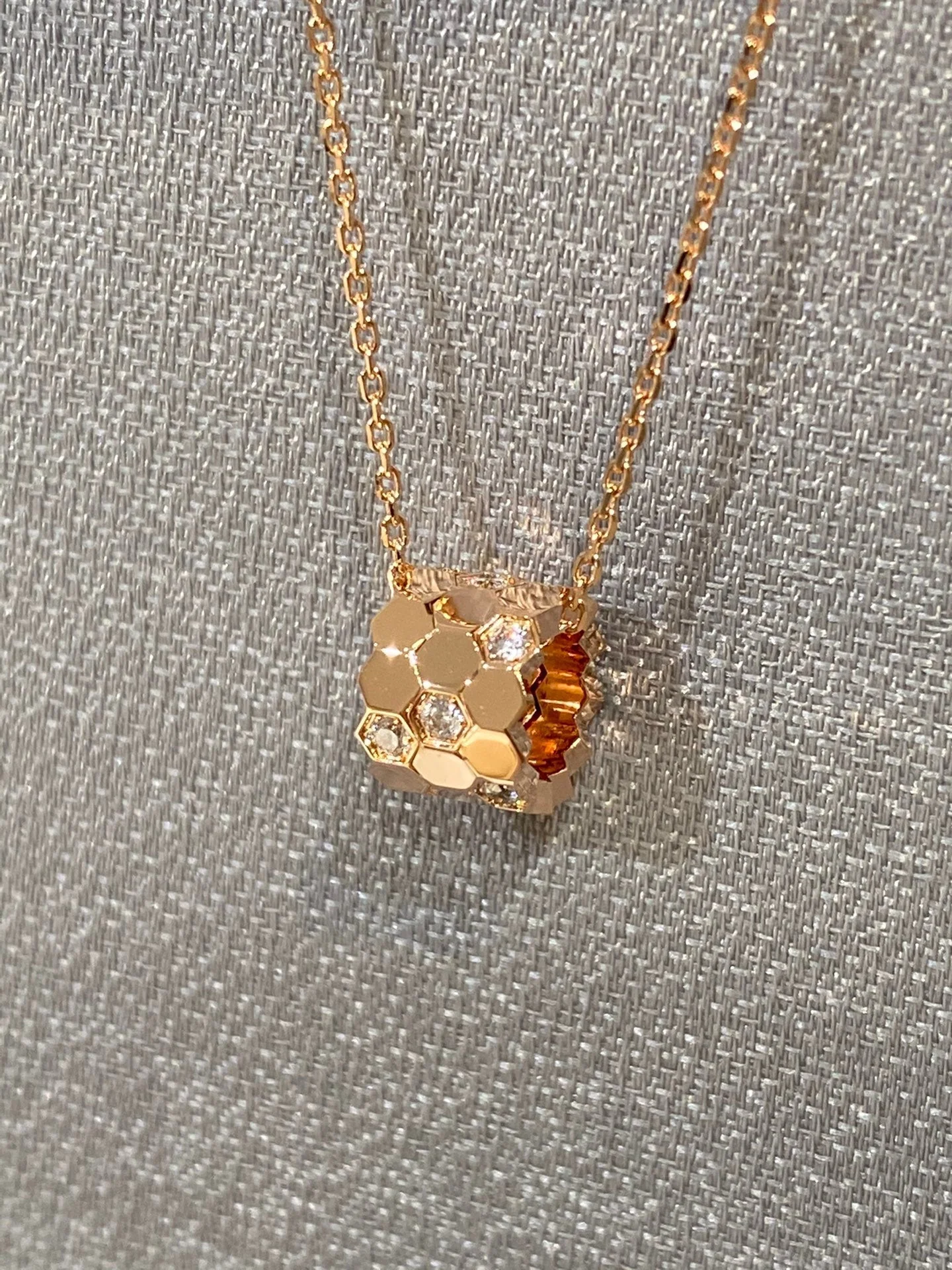 [CH]BEE LOVE DIAMOND NECKLACE
