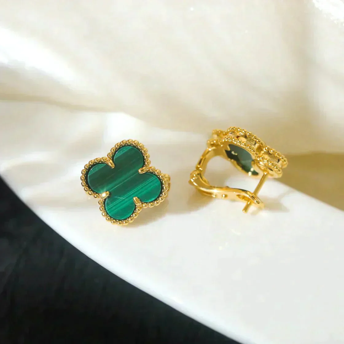 [VA]CLOVER MEDIUM 1 MOTIFS MALACHITE  EARRINGS