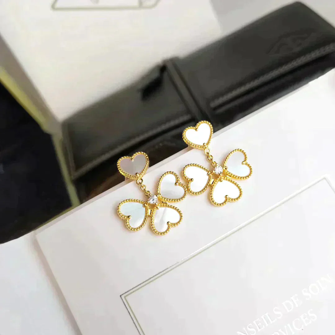 [VA]CLOVER SWEET WHITE MOP EARRINGS