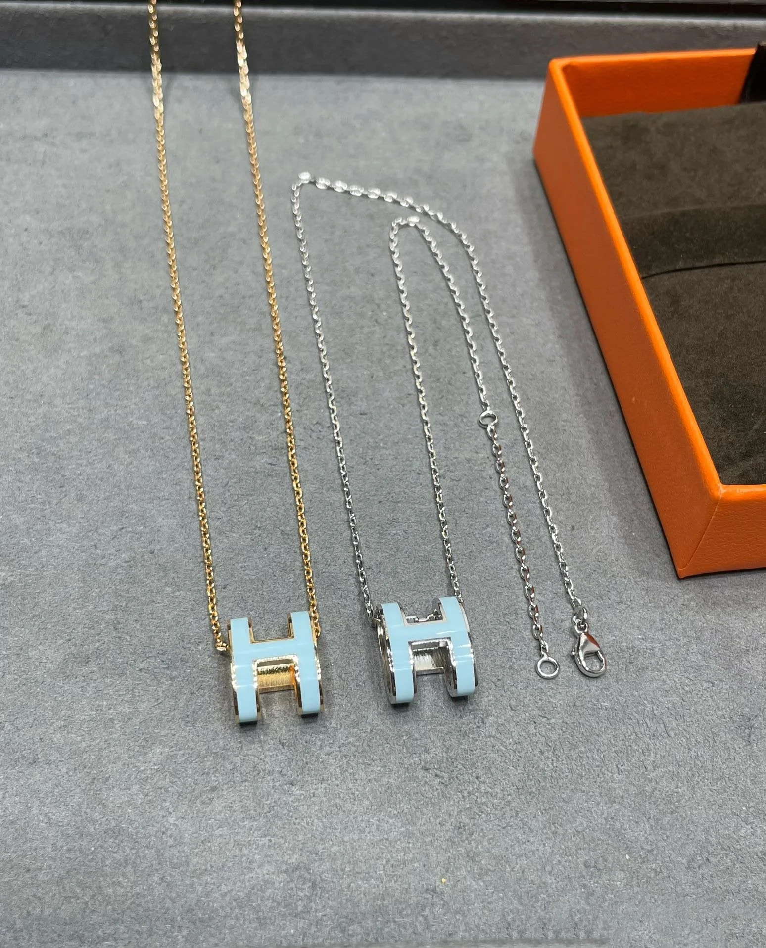 [Hmes]POP H SKY BLUE NECKLACE