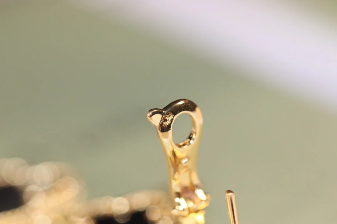 [VA]CLOVER EARRINGS GOLD ONYX MOP 3 MOTIF