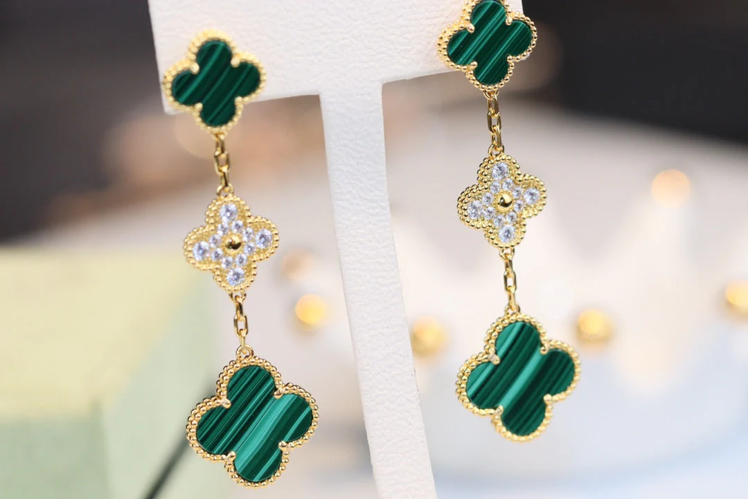 [VA]CLOVER EARRINGS GOLD MALACHITE DIAMOND 3 MOTIF