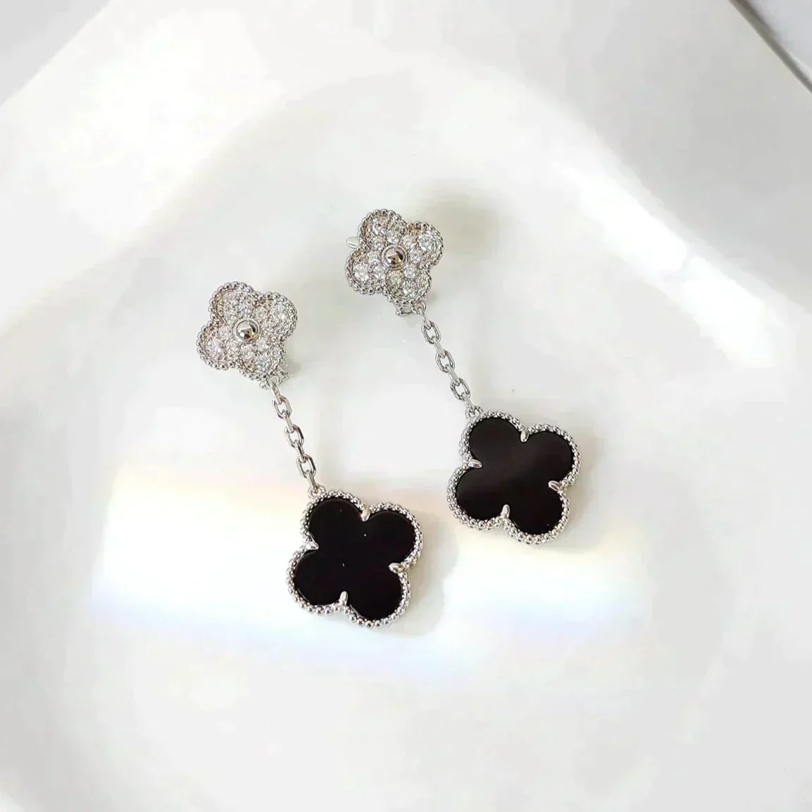 [VA]CLOVER 2 MOTIFS  DIAMOND ONYX EARRINGS SILVER