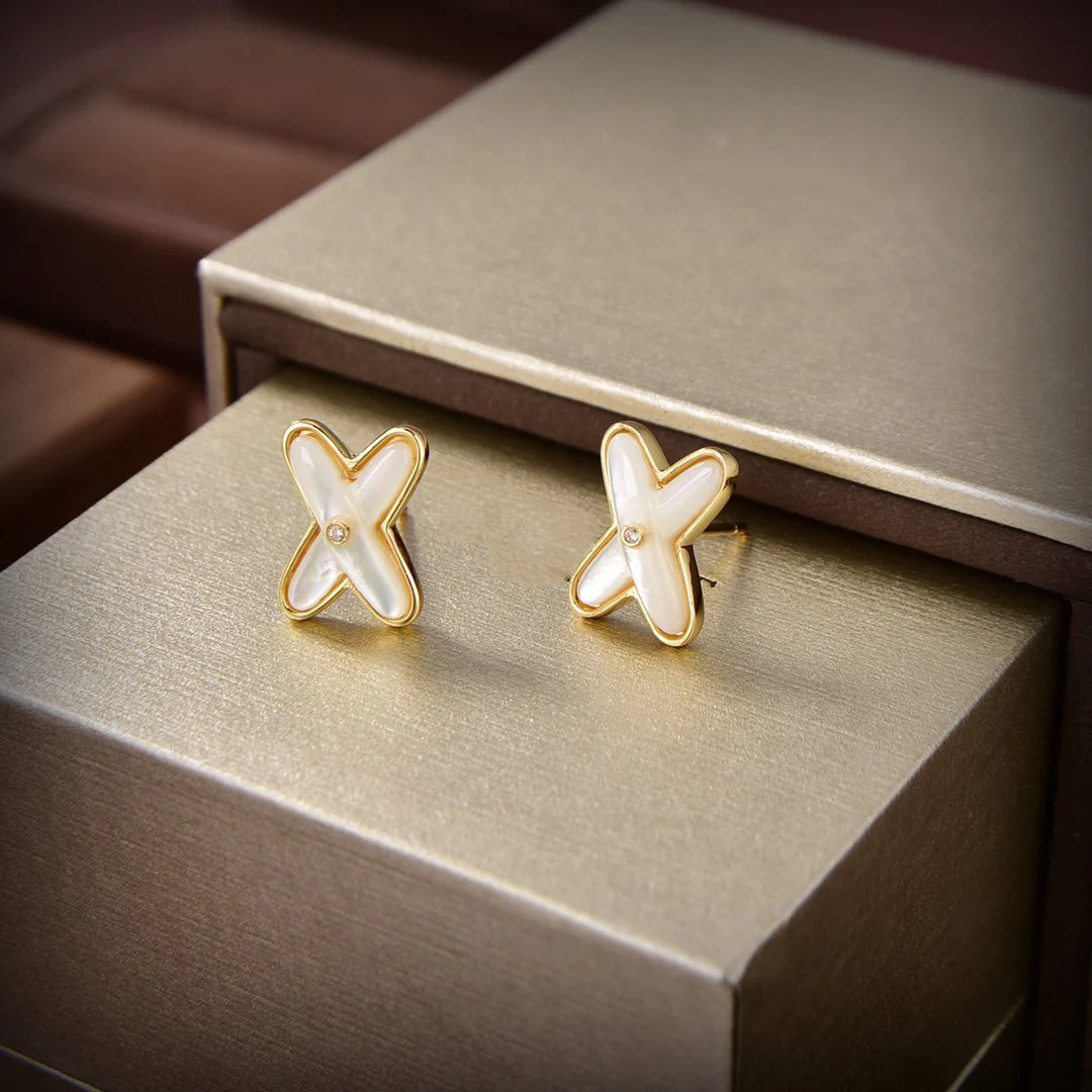 [CH]JEUX DE WHITE MOP GOLD DIAMOND EARRINGS