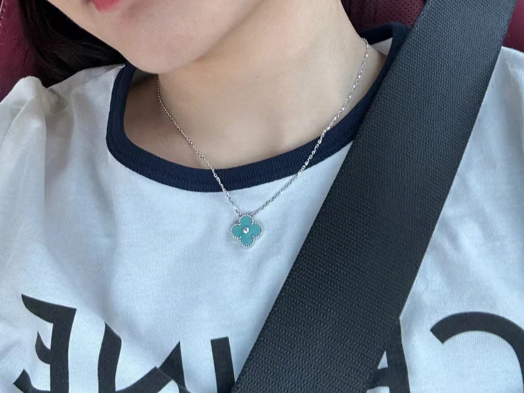 [VA]CLOVER 1 DIAMOND LIGHT BLUE SILVER NECKLACE