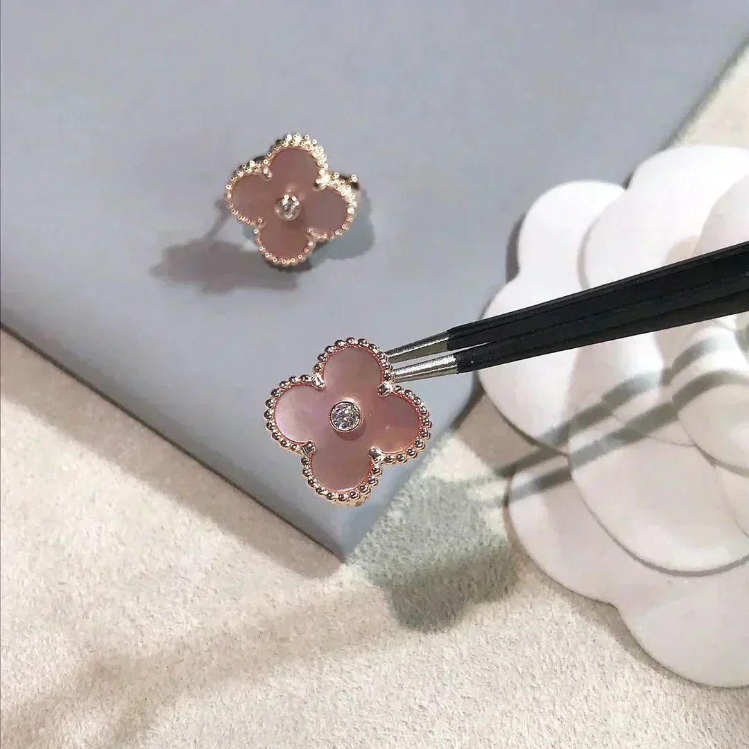 [VA]CLOVER MEDIUM 1 MOTIFS  PINK MOP DIAMOND EARRINGS