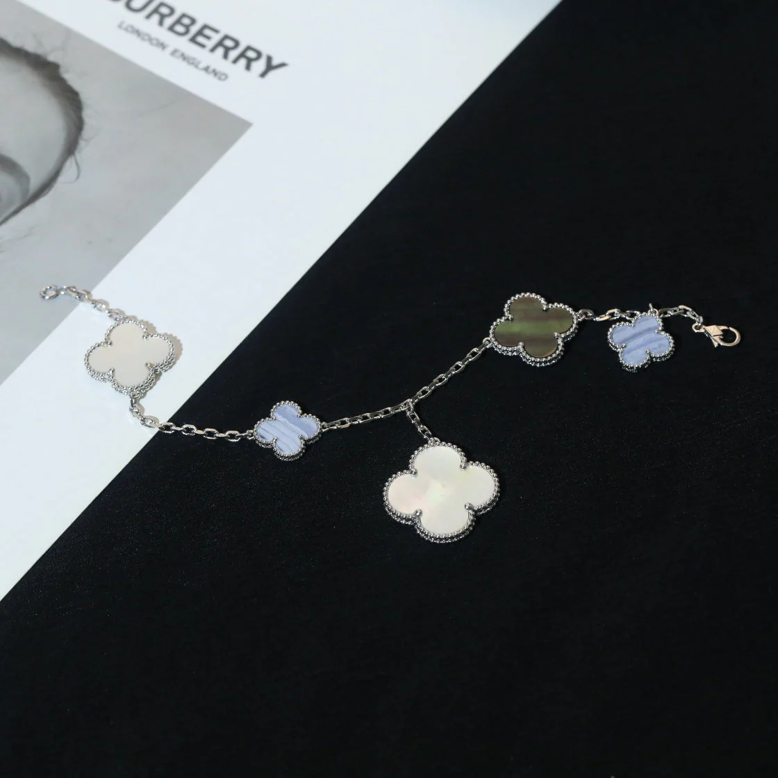 [VA]CLOVER BRACELET 5 MOTIFS MOP CHALCEDONY SILVER