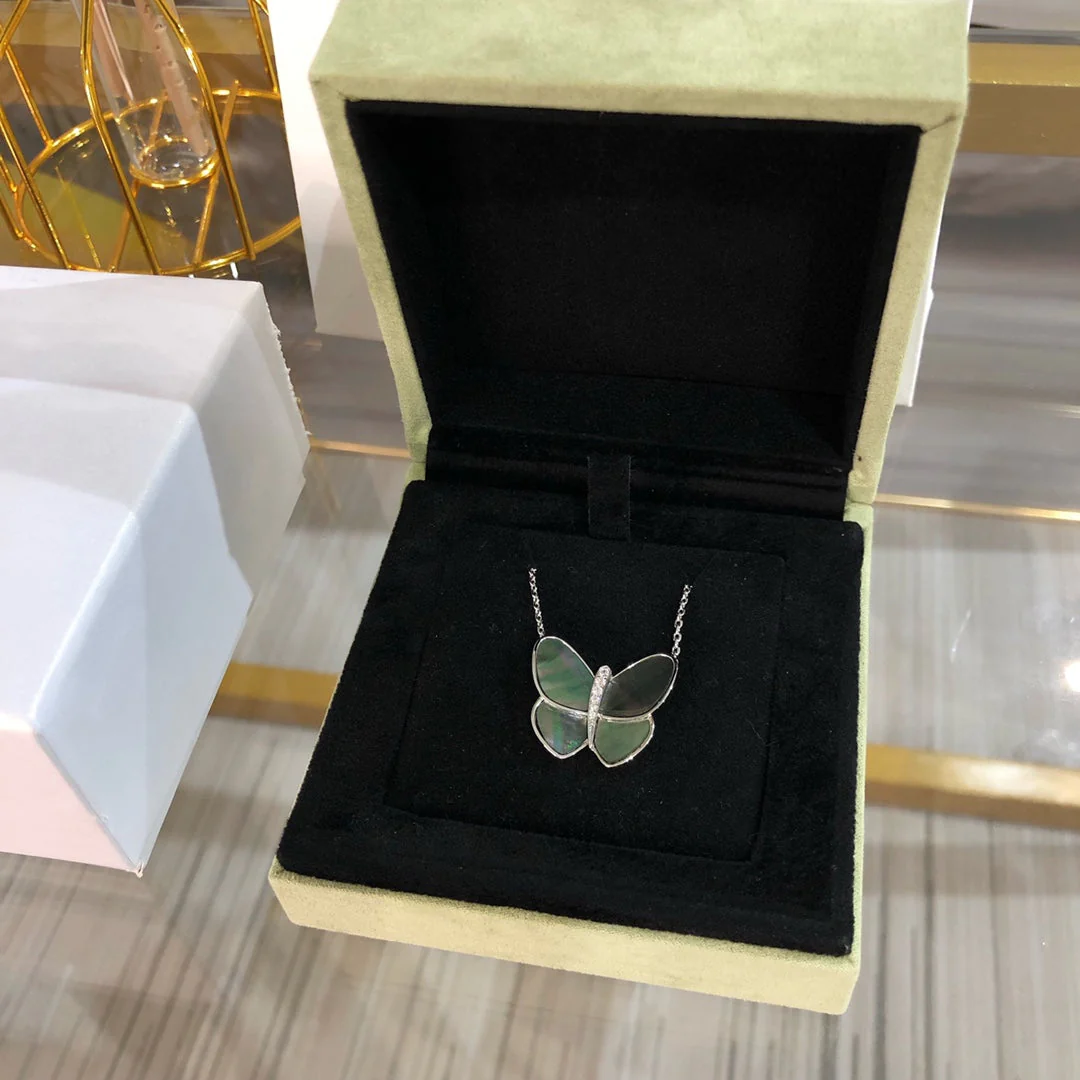 [VA]LARGE BUTTERFLY SILVER PENDANT DIAMOND NECKLACE