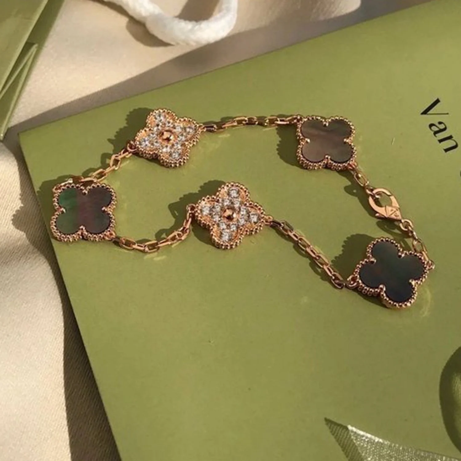 [VA]CLOVER 5 MOTIF GRAY MOP DIAMOND BRACELET