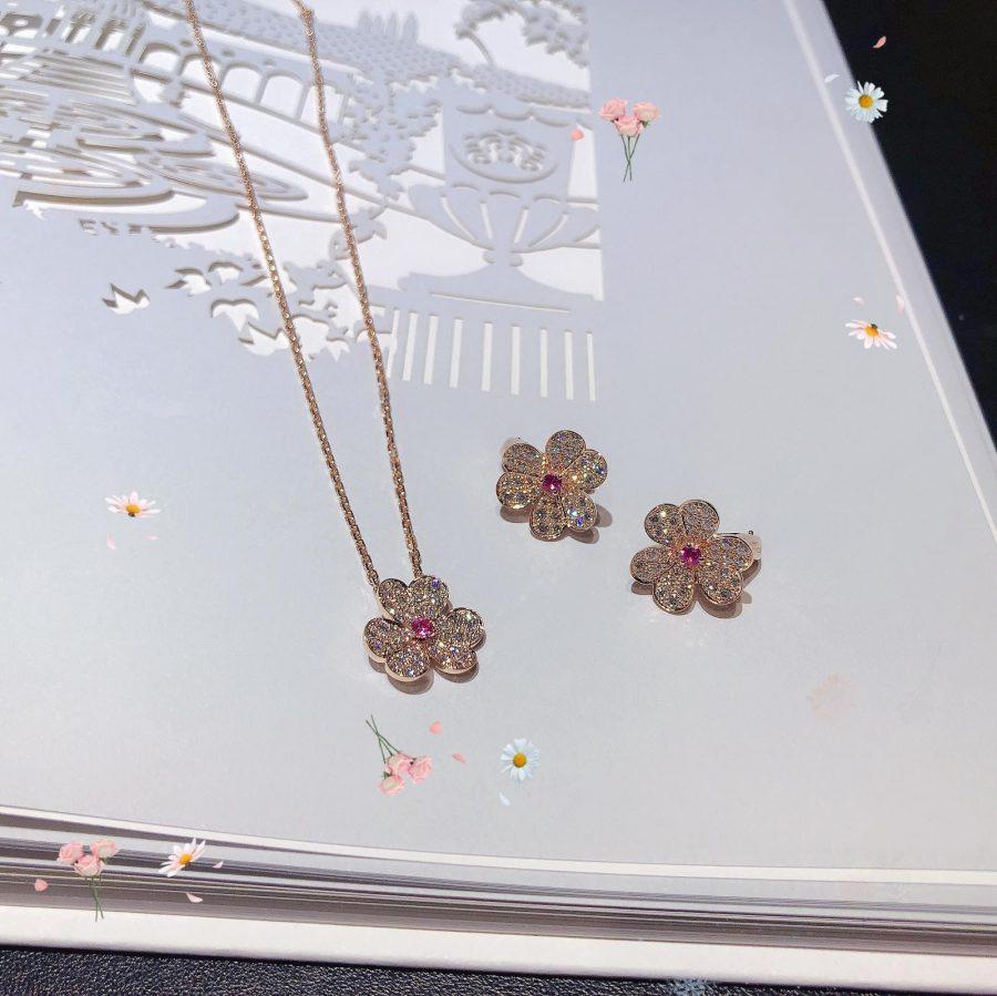 [VA]FRIVOLE ROSE GOLD FLOWER DIAMOND NECKLACE
