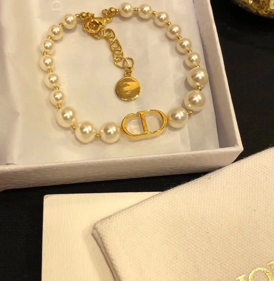 [CD]THE CD LETTER SIMPLE PEARL BRACELET