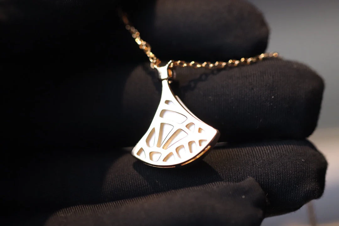 [BV]DREAM NECKLACE WHITE MOP PINK GOLD 1 DIAMOND
