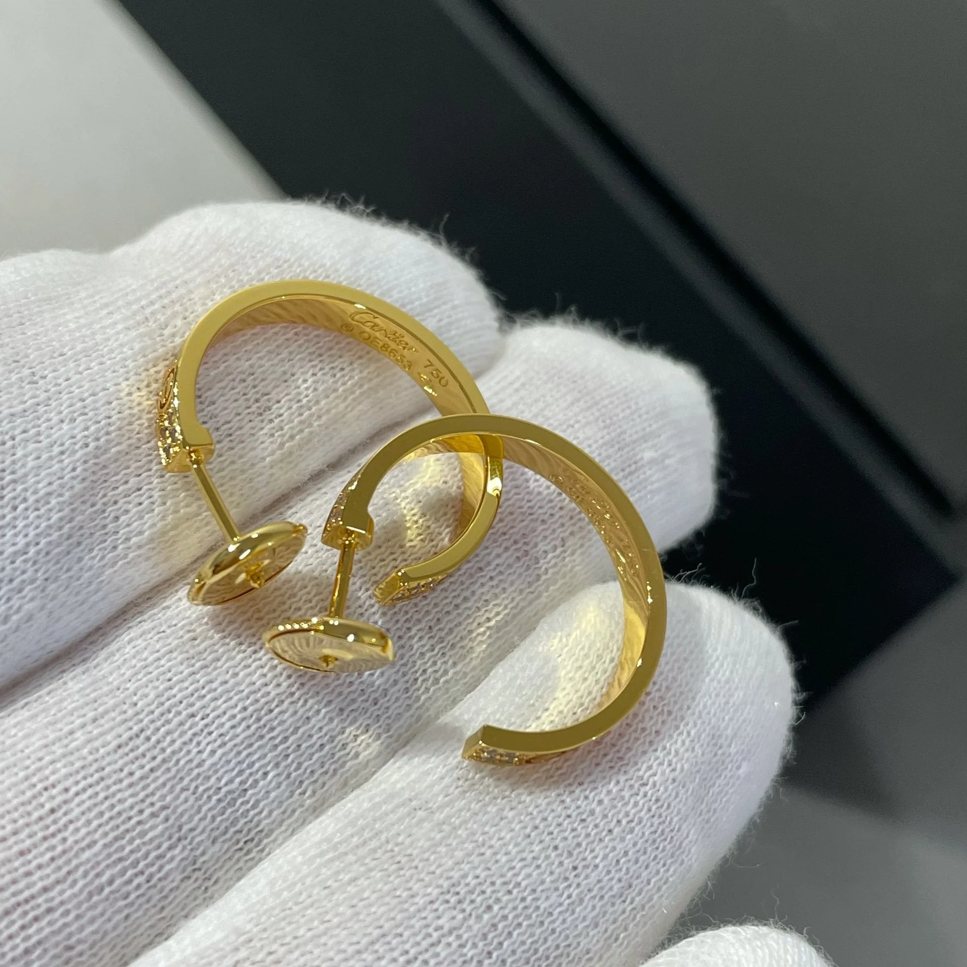 [CT]LOVE DIAMOND GOLD HOOP EARRINGS