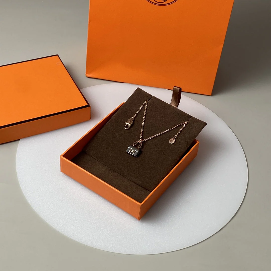 [Hmes]CONSTANCE BLACK PEDANT PINK GOLD NECKLACE