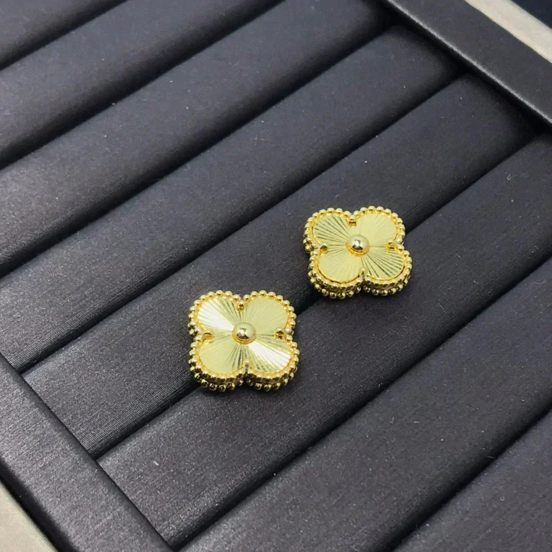 [VA]CLOVER MINI 9.5MM LASER EARRINGS